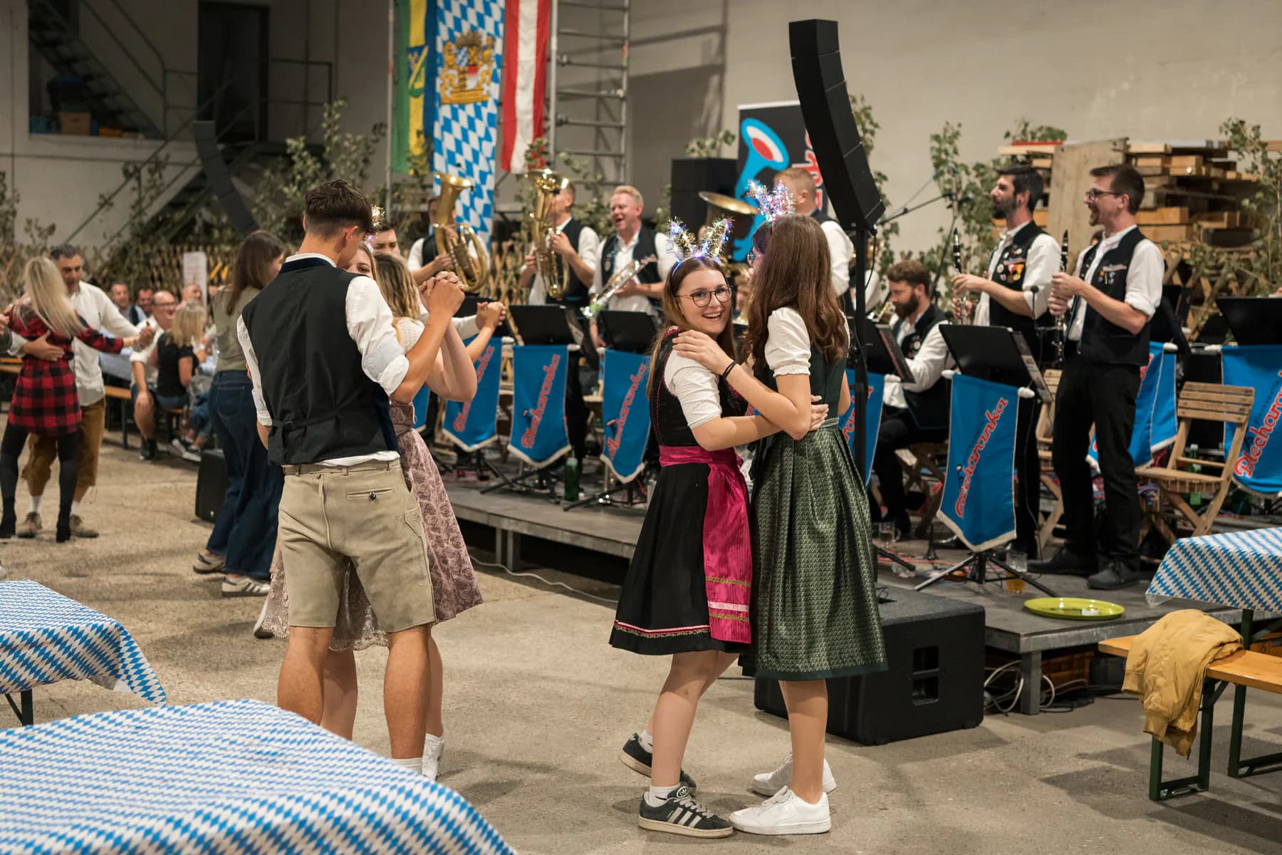 Traditioneller Tanz bei einem regionalen Fest